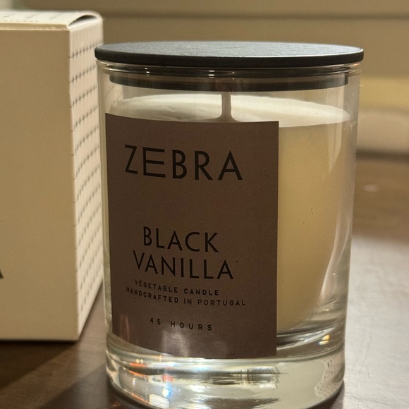 ZEBRA • Handcrafted Portugal Black Vanilla 45Hr Candle - Picture 2 of 5